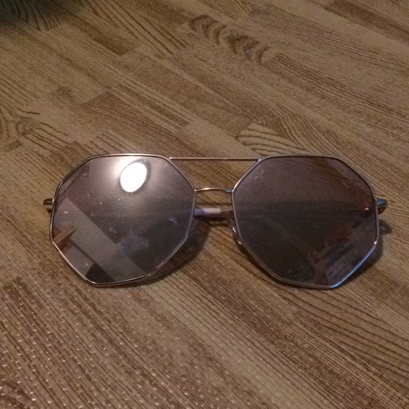 Sunglasses💜 - Picture 1 of 3